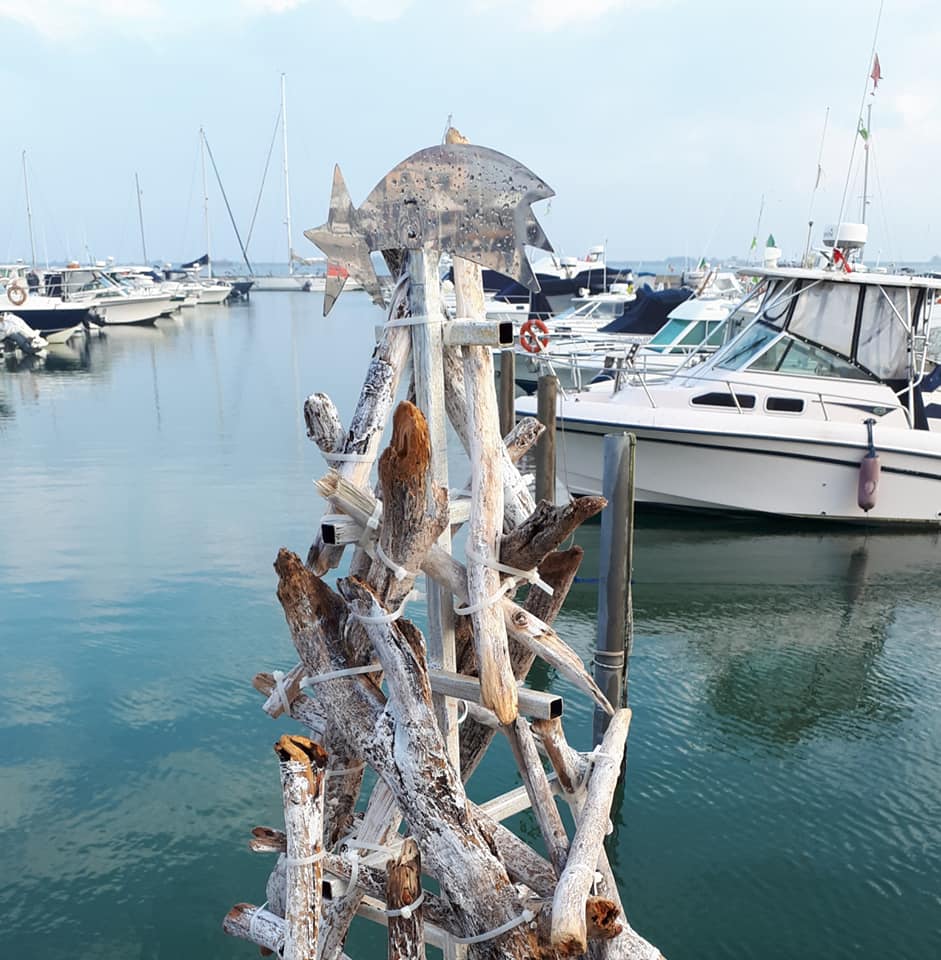 Albero di natale subacqueo