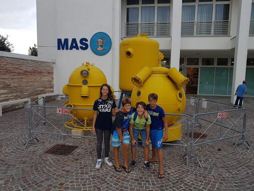 MAS - Museo delle Attività Subacquee The Historical Diving Society Italia Biblioteca HDS Italia MAS - Museo delle Attività Subacquee The Historical Diving Society Italia Biblioteca HDS Italia