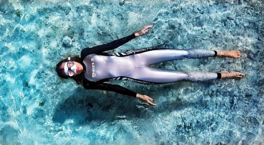 Atleta mares sanda prepara apnea