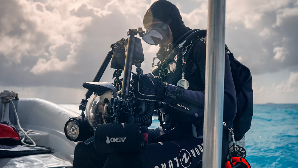 Marcello_Di_Francesco_aqualung-ocean