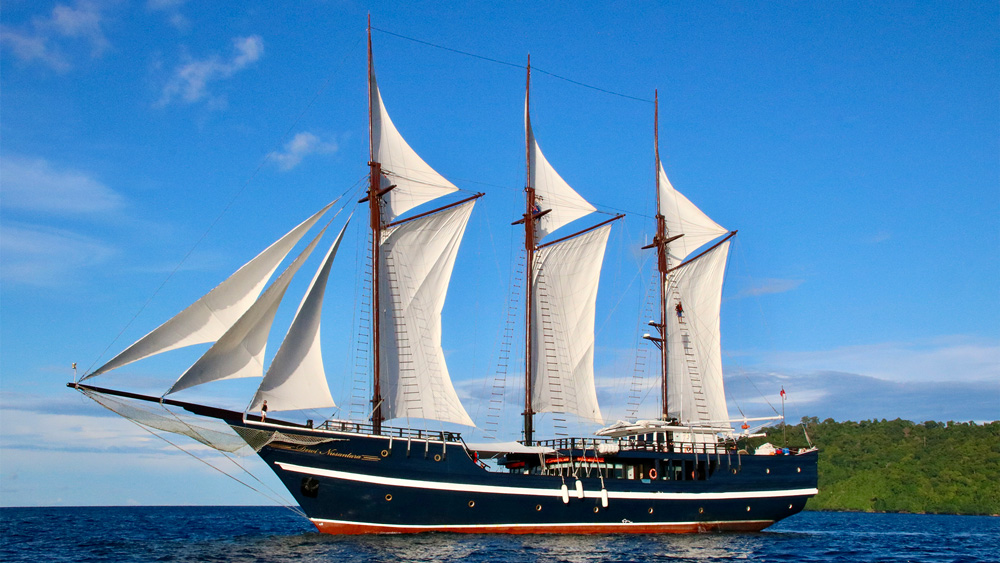 dewi nusantara indonesia crociera lusso liveaboard