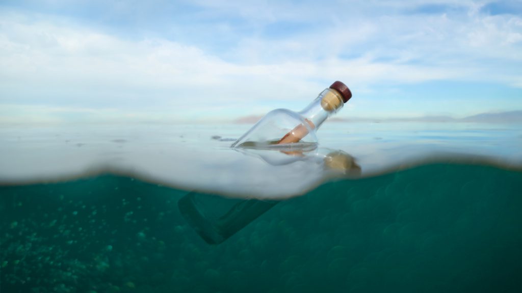 messaggio bottiglia subacqueo